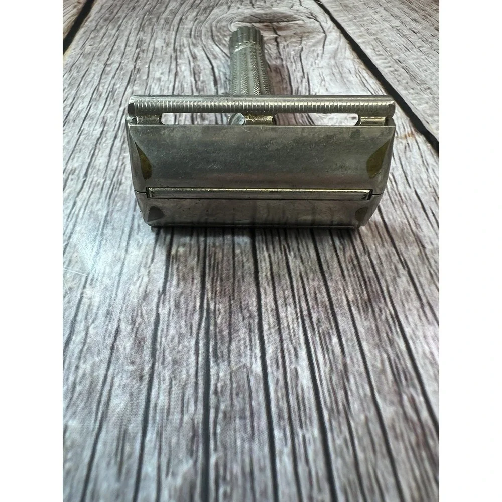 Vintage‎ 1955 Gillette Flare Tip Double Edge Safety Razor A4 One Piece